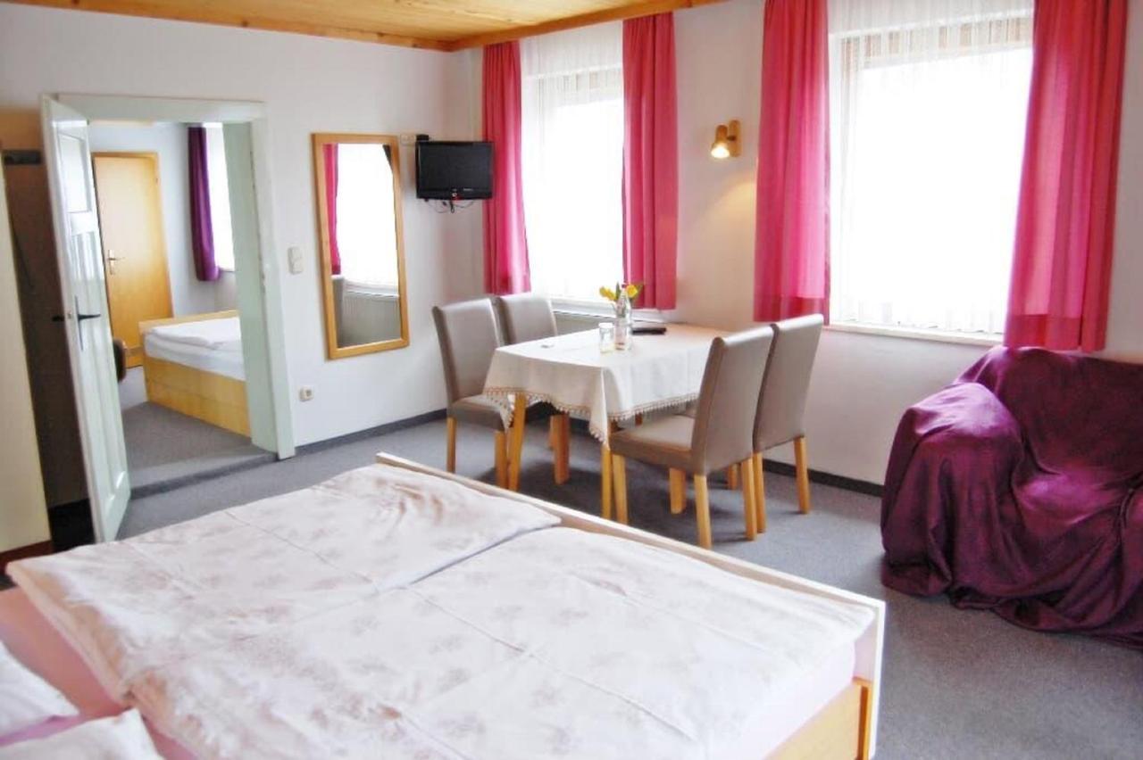 Gaestehaus Fidelis Grafenwiesen ภายนอก รูปภาพ