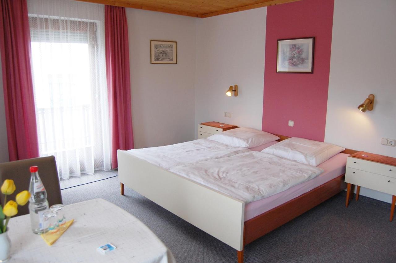 Gaestehaus Fidelis Grafenwiesen ภายนอก รูปภาพ