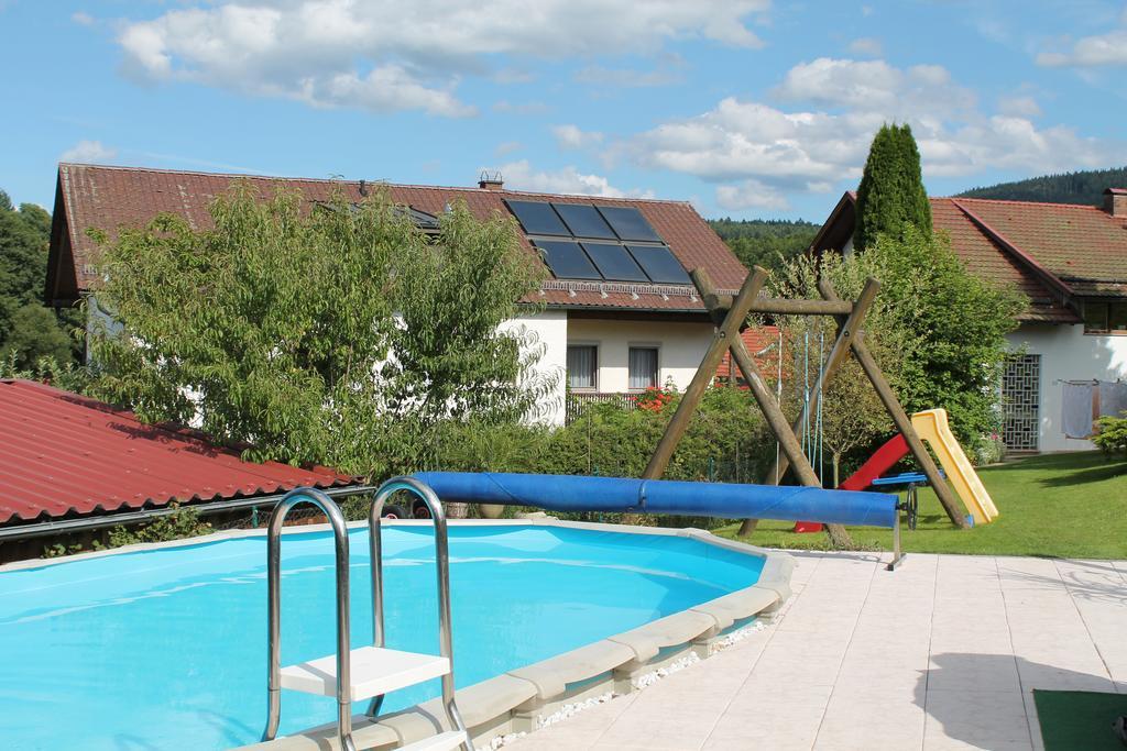 Gaestehaus Fidelis Grafenwiesen ภายนอก รูปภาพ